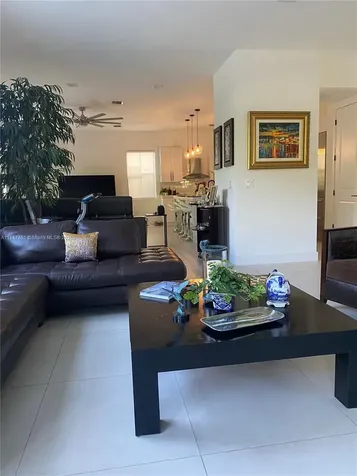 8904 SW 69th Terrace Miami FL 33173