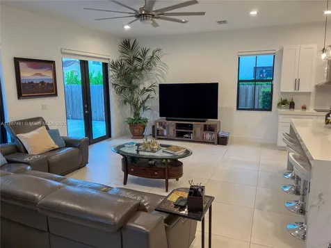 8904 SW 69th Terrace Miami FL 33173