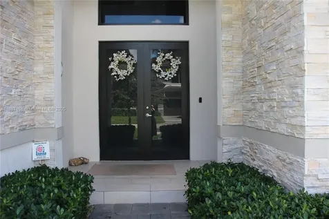 8904 SW 69th Terrace Miami FL 33173