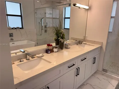 8904 SW 69th Terrace Miami FL 33173