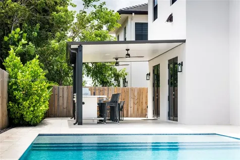 8904 SW 69th Terrace Miami FL 33173