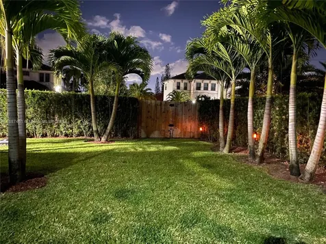 8904 SW 69th Terrace Miami FL 33173