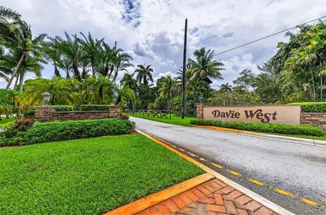 10751 SW 26th Court Davie FL 33328