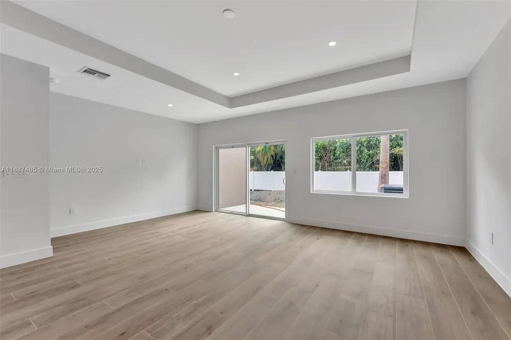1559 NW 94th Way Coral Springs FL 33071