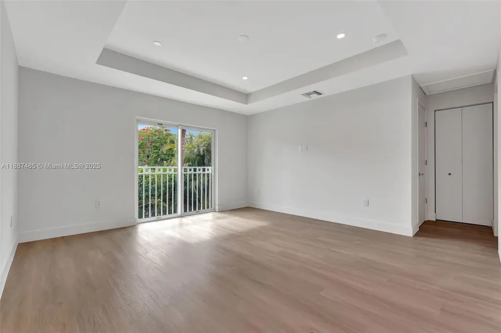 1559 NW 94th Way Coral Springs FL 33071