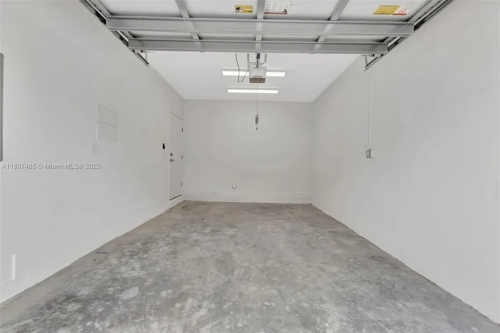 1559 NW 94th Way Coral Springs FL 33071