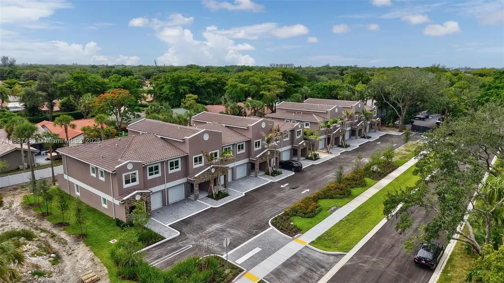 1559 NW 94th Way Coral Springs FL 33071