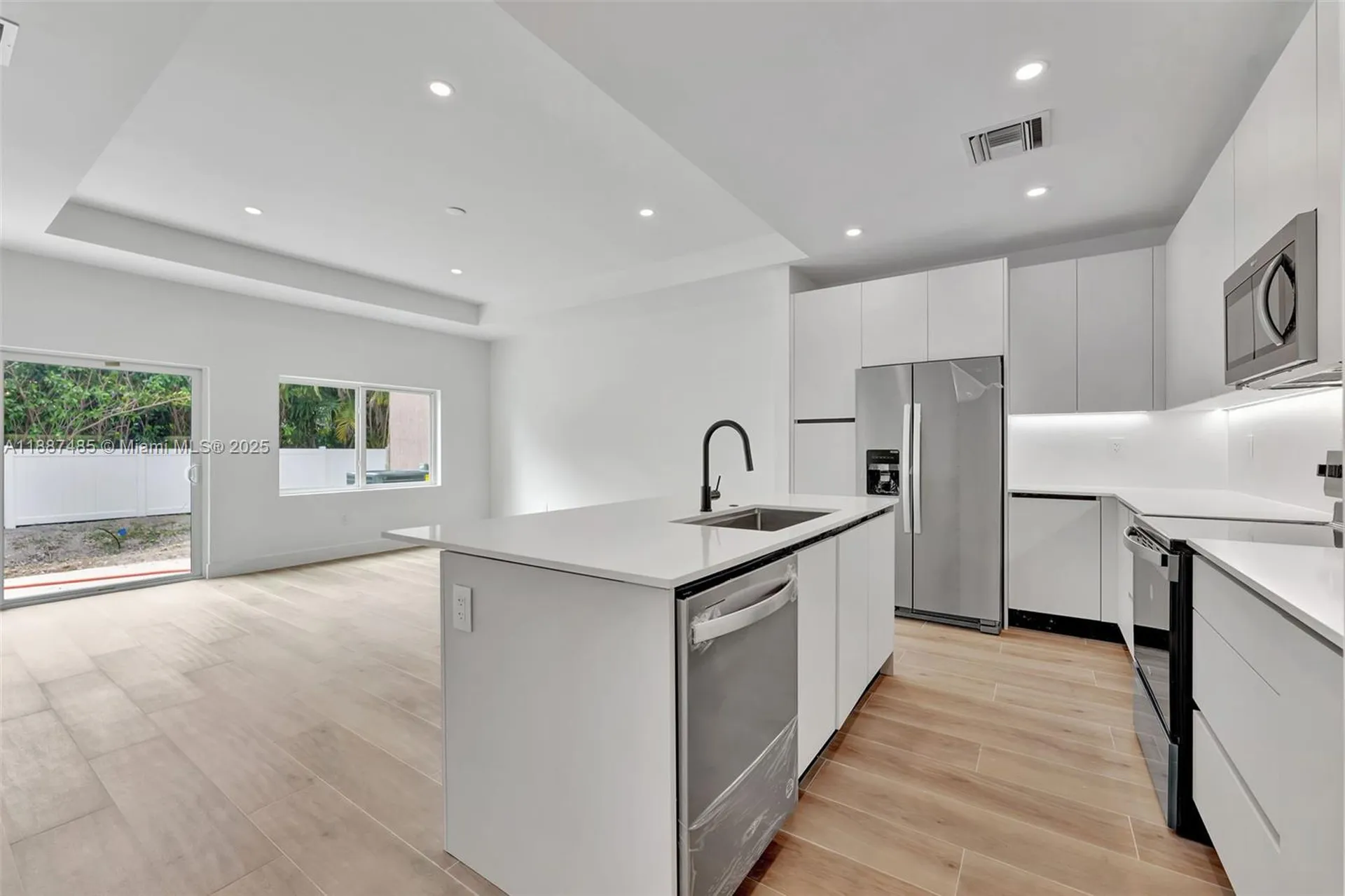 1559 NW 94th Way Coral Springs FL 33071