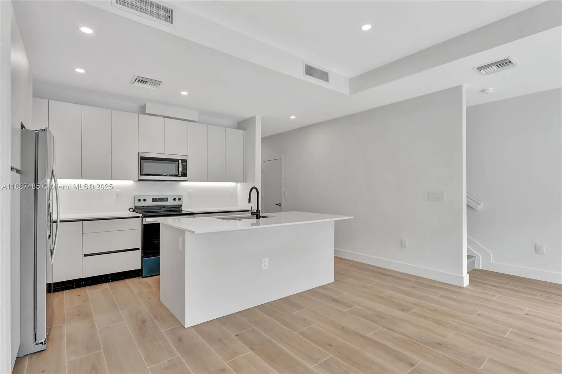 1559 NW 94th Way Coral Springs FL 33071