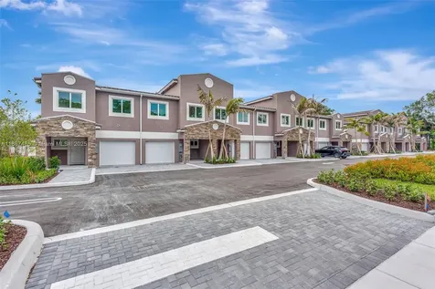 1559 NW 94th Way Coral Springs FL 33071