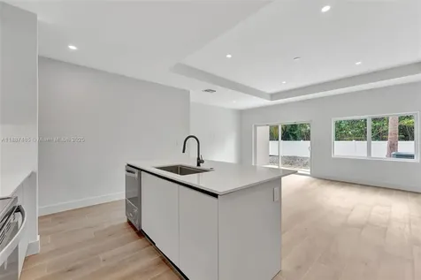 1559 NW 94th Way Coral Springs FL 33071