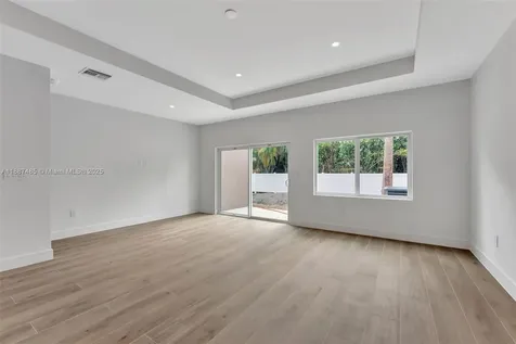 1559 NW 94th Way Coral Springs FL 33071