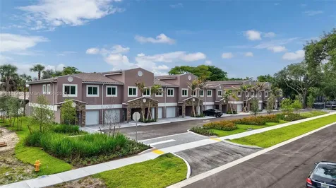 1559 NW 94th Way Coral Springs FL 33071