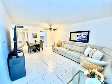 10000 NW 80 Court Hialeah Gardens FL 33016