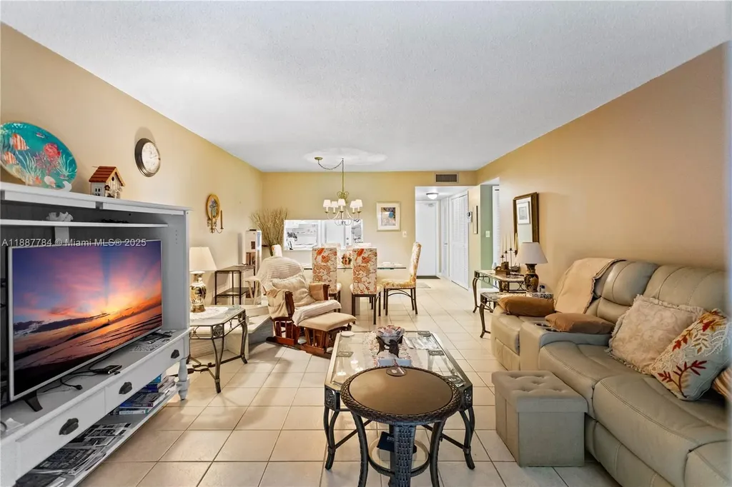 4800 Hillcrest Lane Hollywood FL 33021