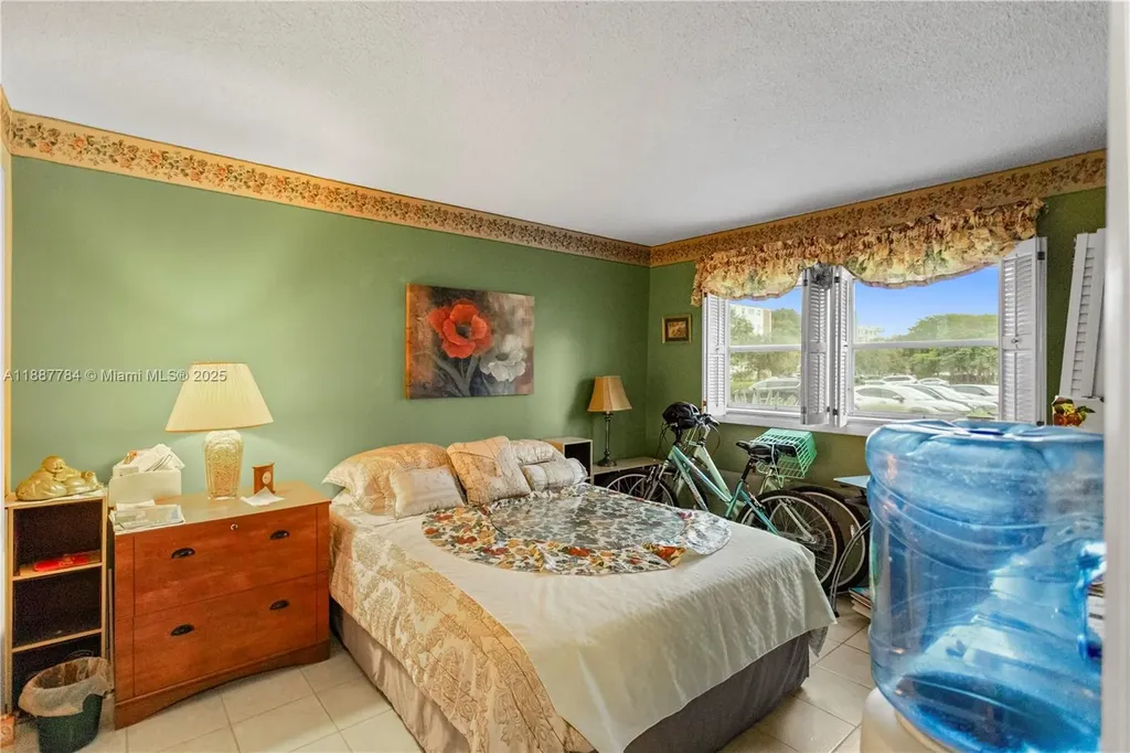4800 Hillcrest Lane Hollywood FL 33021