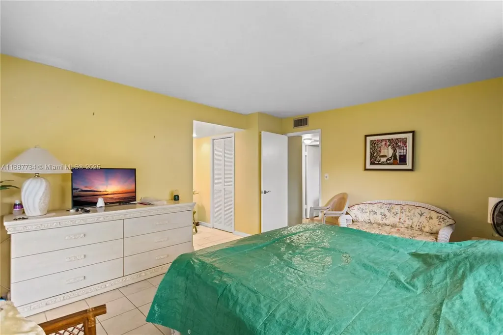 4800 Hillcrest Lane Hollywood FL 33021
