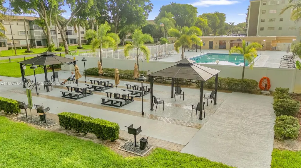 4800 Hillcrest Lane Hollywood FL 33021