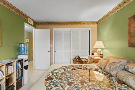 4800 Hillcrest Lane Hollywood FL 33021