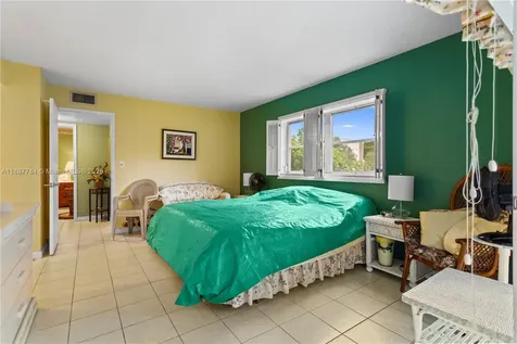 4800 Hillcrest Lane Hollywood FL 33021