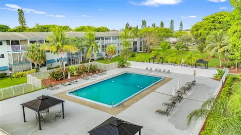 4800 Hillcrest Lane Hollywood FL 33021