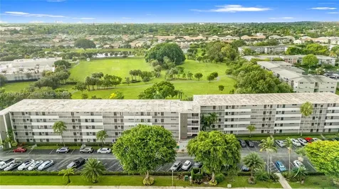 4800 Hillcrest Lane Hollywood FL 33021