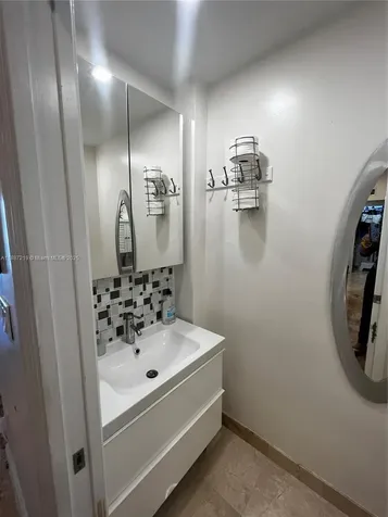 6917 Collins Avenue Miami Beach FL 33141