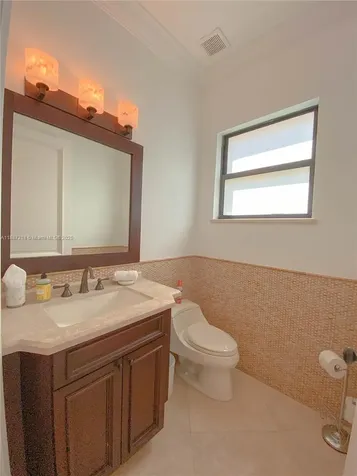 2561 Trapp Avenue Miami FL 33133