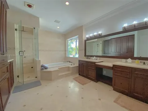 2561 Trapp Avenue Miami FL 33133