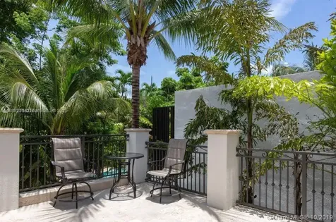 2561 Trapp Avenue Miami FL 33133