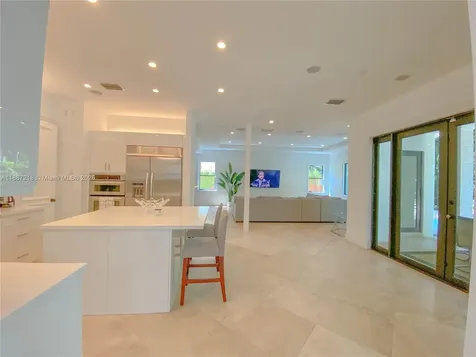 2561 Trapp Avenue Miami FL 33133