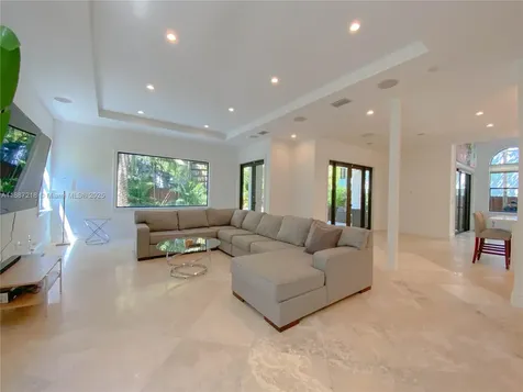 2561 Trapp Avenue Miami FL 33133