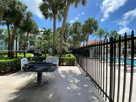 540 S Park Road Hollywood FL 33021