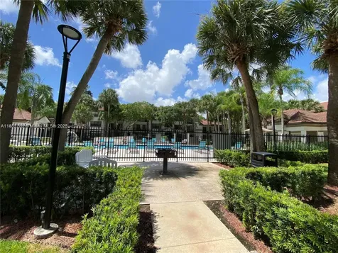 540 S Park Road Hollywood FL 33021