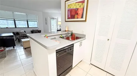 540 S Park Road Hollywood FL 33021