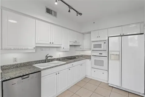4779 Collins Avenue Miami Beach FL 33140