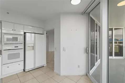 4779 Collins Avenue Miami Beach FL 33140