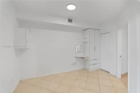4779 Collins Avenue Miami Beach FL 33140