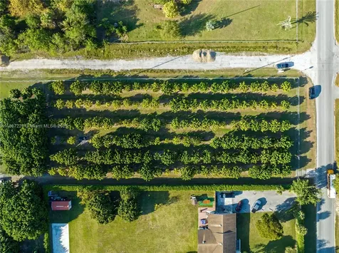 18800 SW 197 Avenue Miami FL 33187