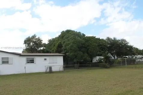 4451 SW 21st Street West Park FL 33023
