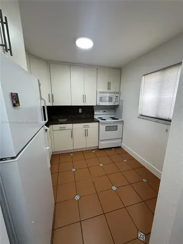 7703 Camino Real Miami FL 33143