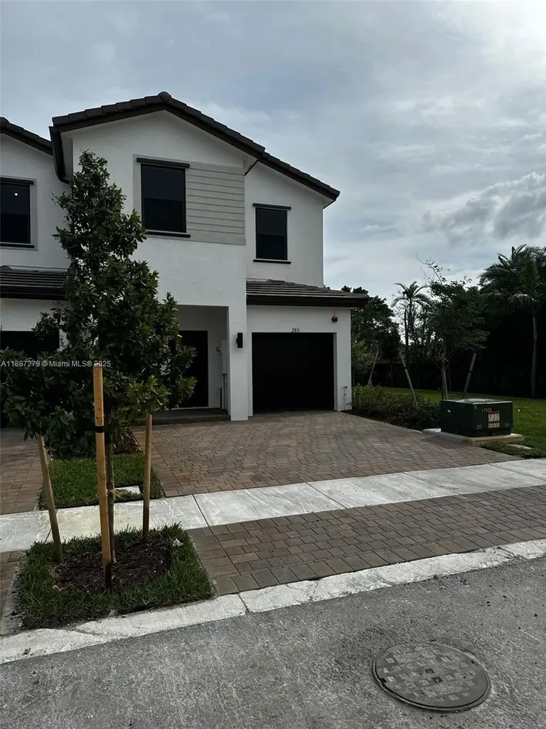 285 SW 159th Lane Pembroke Pines FL 33027