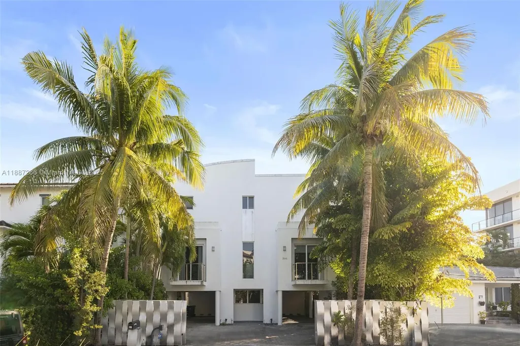 3545 E Glencoe Street Miami FL 33133