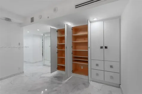 19195 Mystic Pointe Drive Aventura FL 33180