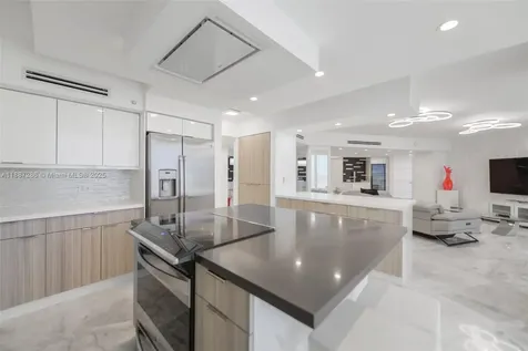 19195 Mystic Pointe Drive Aventura FL 33180