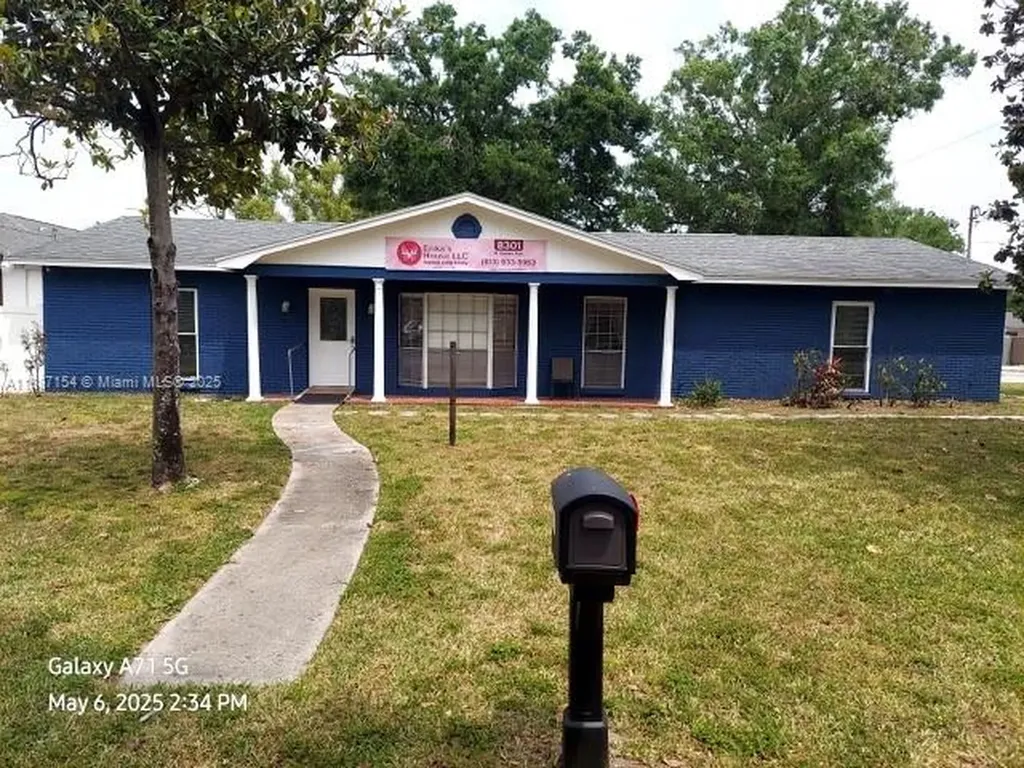 8301 N Gomez Avenue Tampa FL 33614