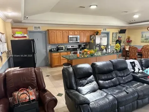 8301 N Gomez Avenue Tampa FL 33614