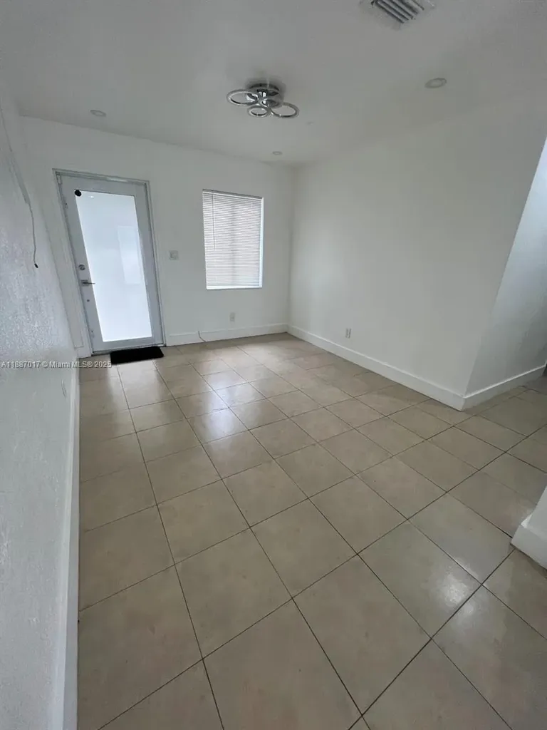 2209 NW 6th Street #1 Fort Lauderdale FL 33311