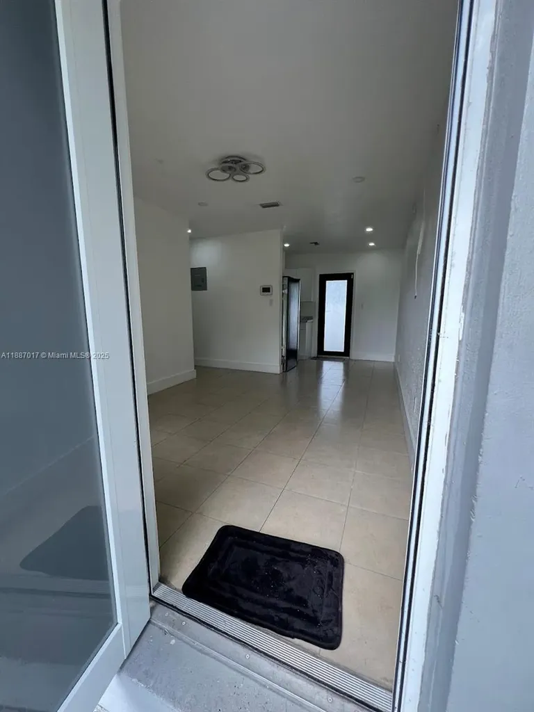 2209 NW 6th Street #1 Fort Lauderdale FL 33311