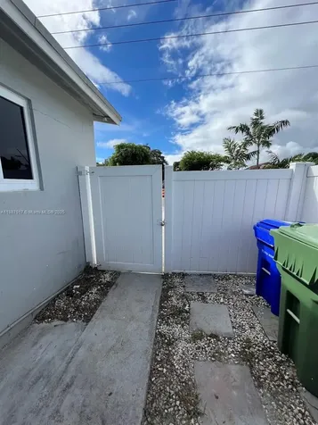 2209 NW 6th Street #1 Fort Lauderdale FL 33311